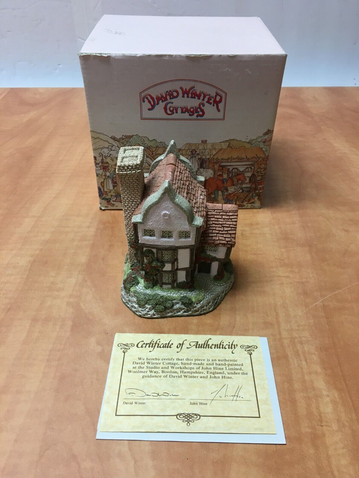 David Winter Cottages 1985 SUFFOLK HOUSE In Original Box With COA