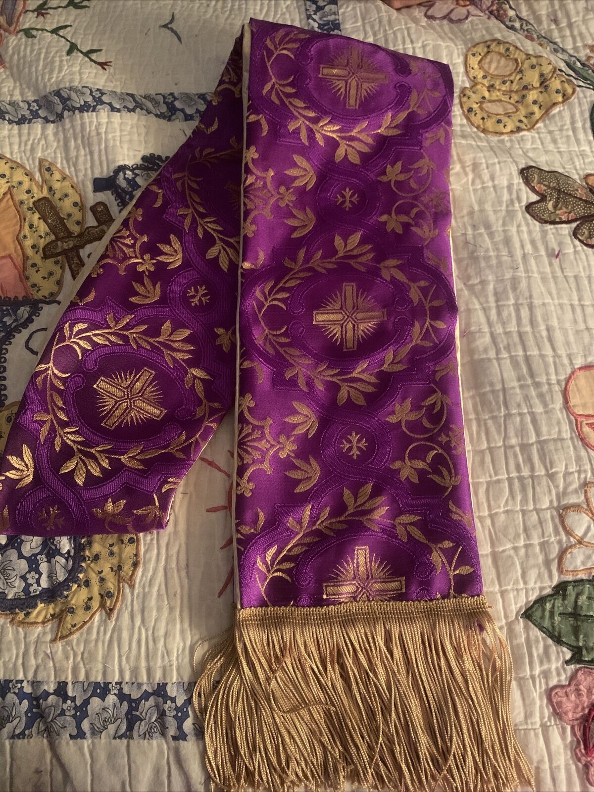 Beautiful Two Tone purple Brocade clergy stole Jerusalem Cross Metallic Gold