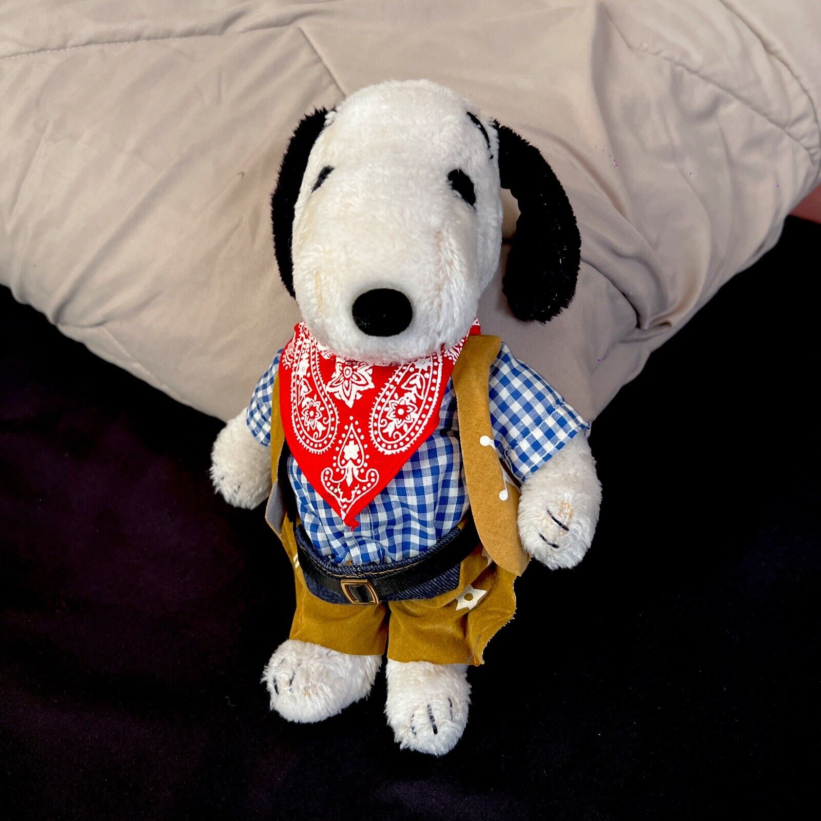 Vintage 1968 Snoopy Plush Sheriff, 10\