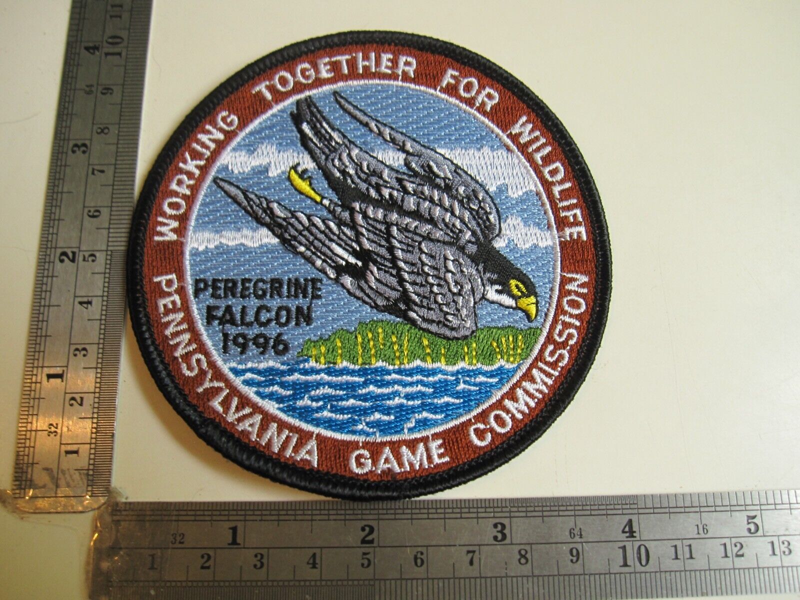 1996 Pennsylvania Game Commission PEREGRINE FALCON Hunting Related Patch BIS