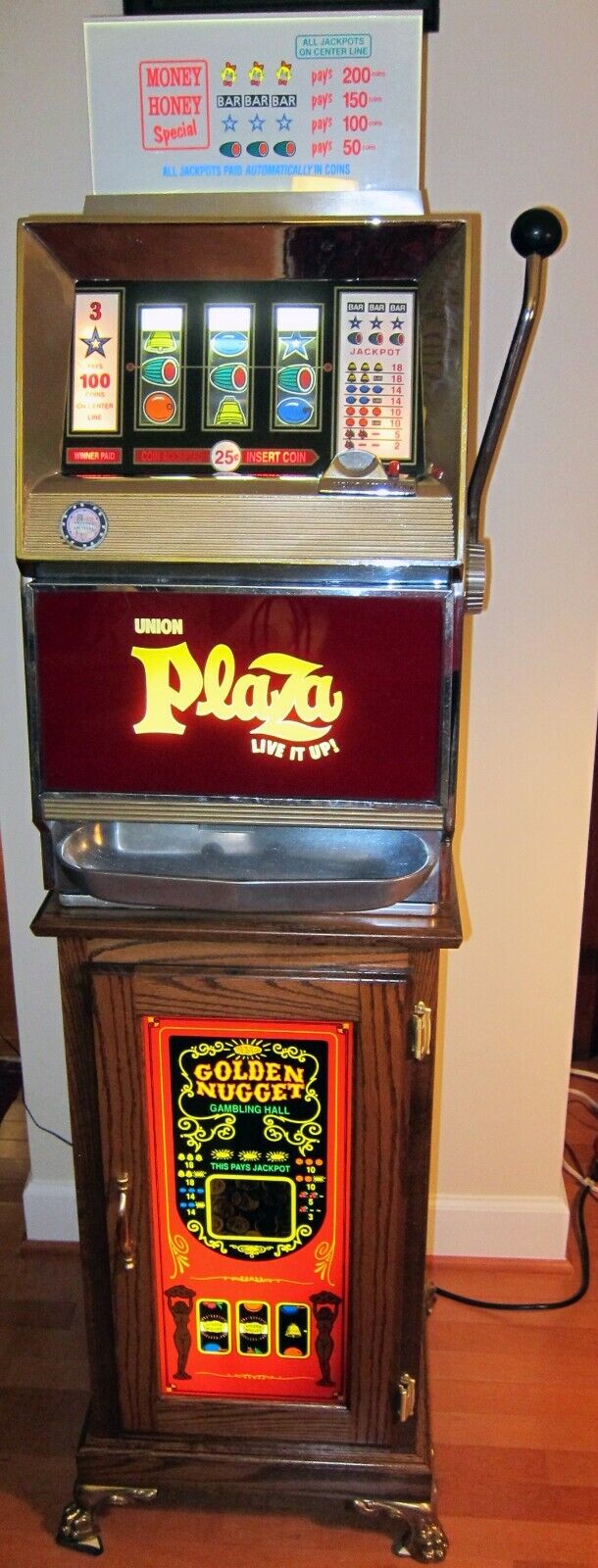 Vintage 1968 Slot Machine - Bally \'Money Honey\' model 831-E