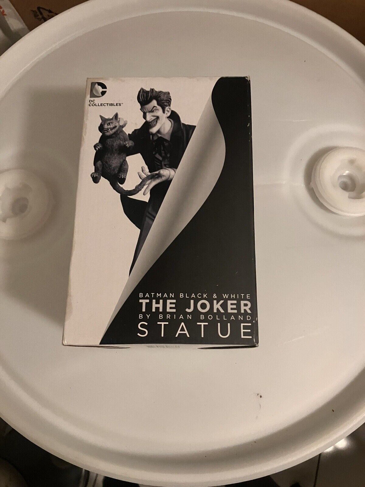 THE JOKER Batman Black & White Statue by Brian Bolland DC Collectibles New