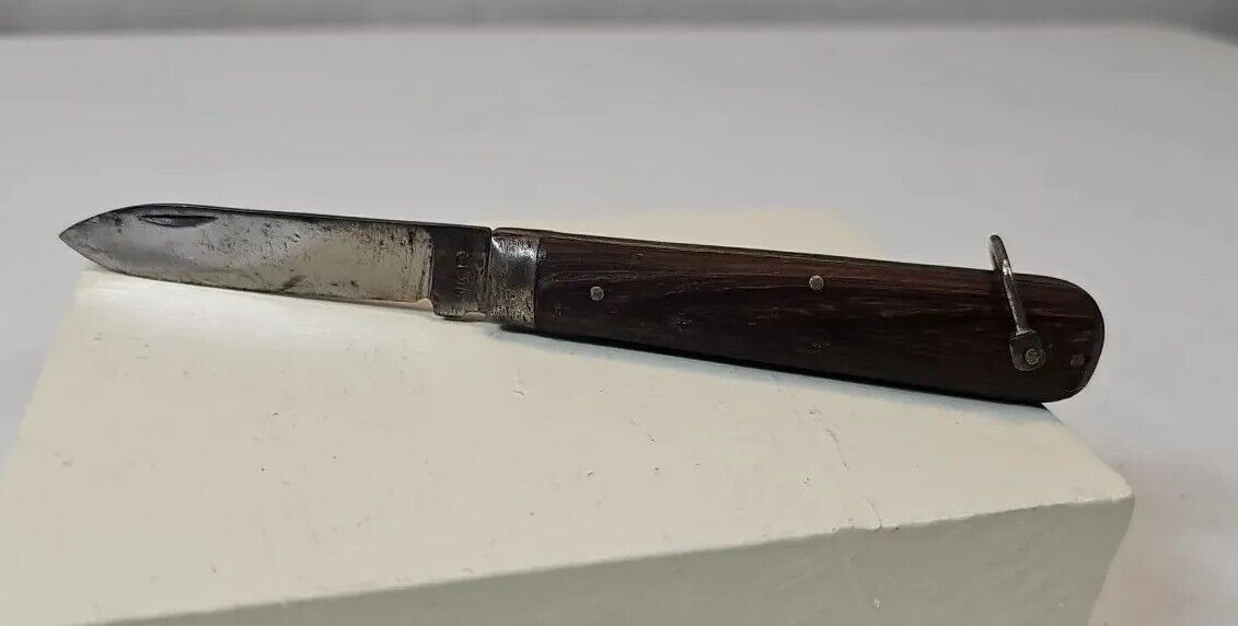 Vintage Pocket Knife  WW2 CAMILLUS Marked 16R