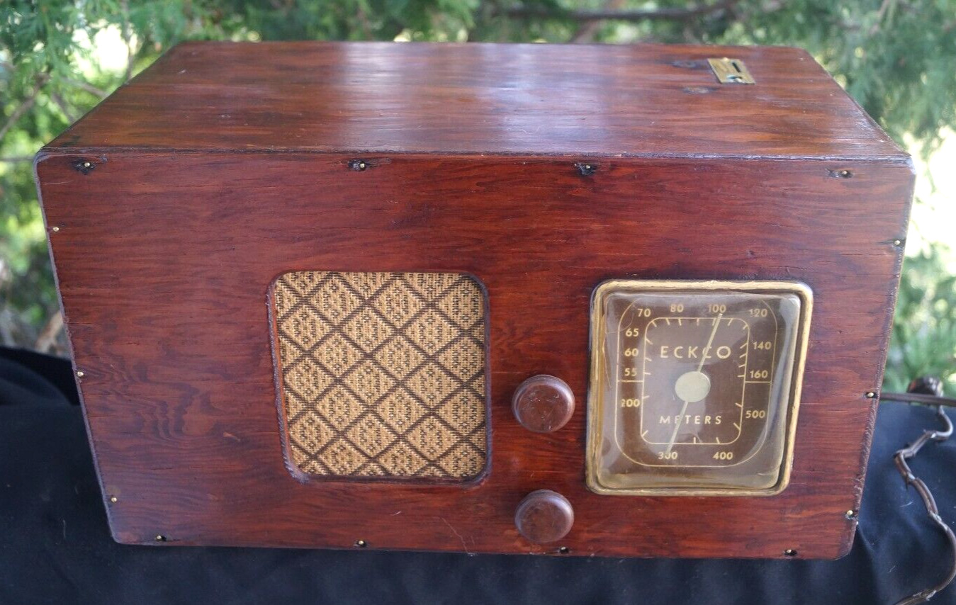 Antique 1930s Eckco Tube Radio - RARITY - COIN OPERATED 25 Cent - Wood Case