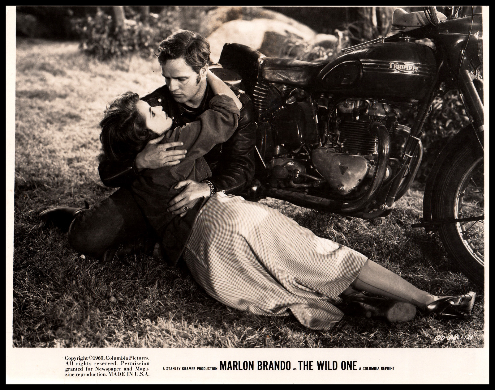 Marlon Brando + Mary Murphy in The Wild One (1960) 🎬⭐ Vintage Movie Photo K 6