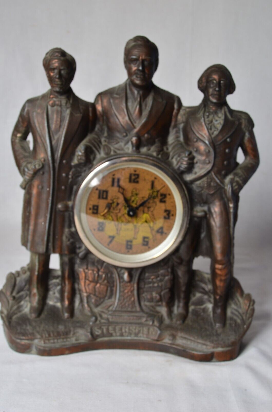 UNITED Lincoln, Roosevelt, Washington Ships Wheel Electric Clock 1930's.