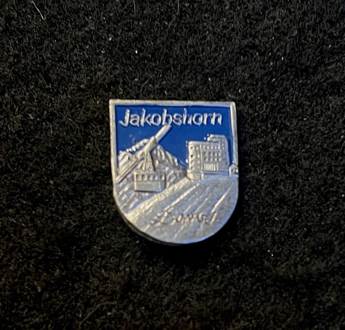 JAKOBSHORN Vintage Ski Pin Badge SWITZERLAND Klosters Resort Souvenir Travel