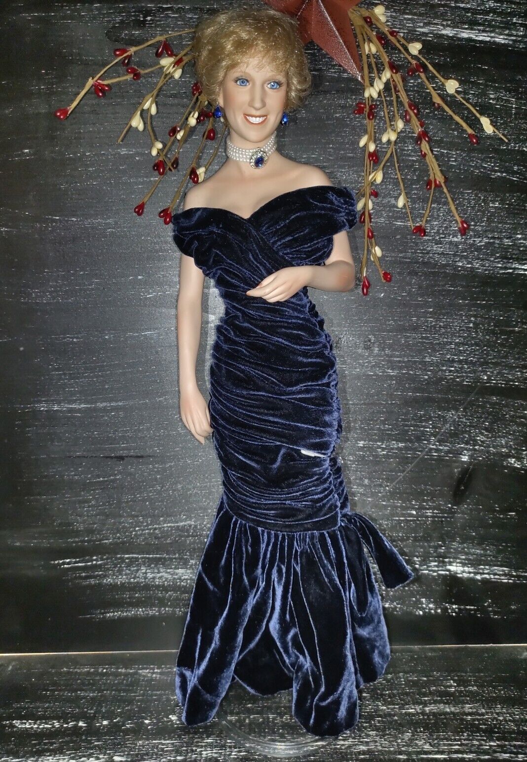 Ashton-Drake Diana Princess of Wales Porcelain Doll 96001 Blue Velvet Gala Dress