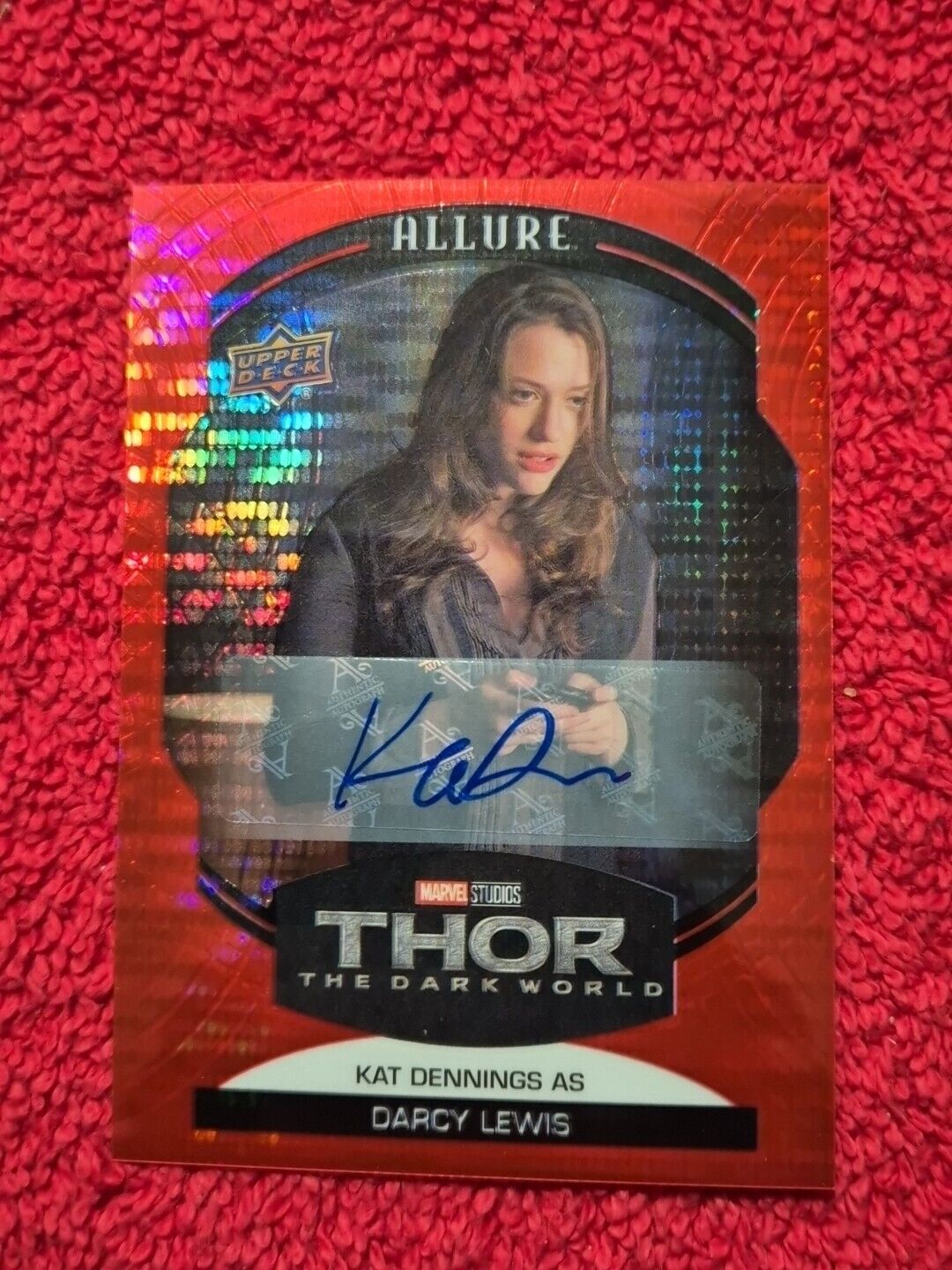 2022 Marvel Allure Red Auto Kat Dennings Darcy Lewis #25 SP
