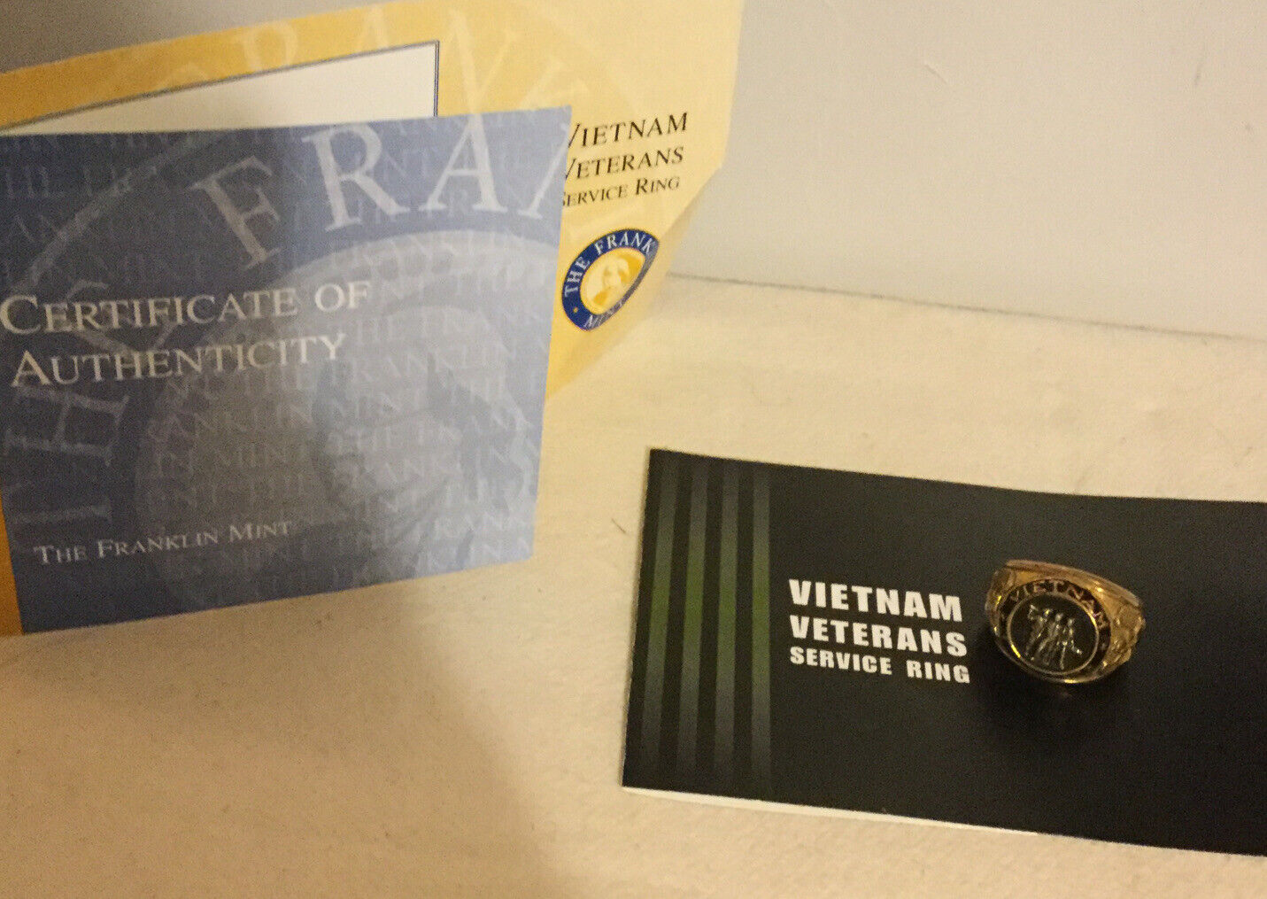 The Franklin Mint Vietnam Veterans Service Ring COA