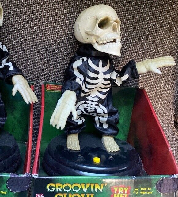 Rare Gemmy Groovin Ghoul Dancing Skeleton Grave Raver Livin La Vida Loca NRFB 05