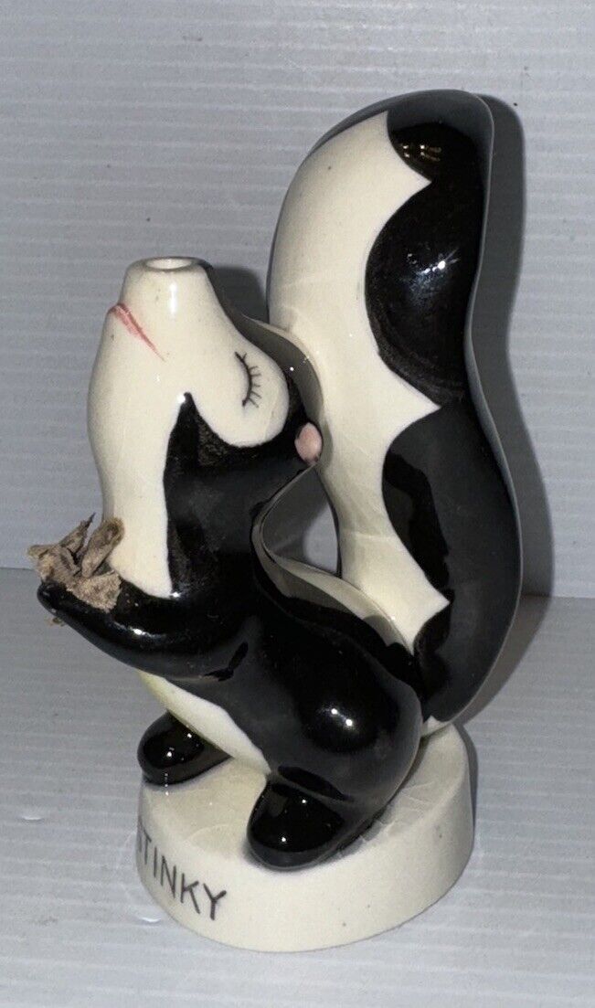 HTF Vintage Ceramic Skunk Holding Flowers Bud Vase,decanter, Artmark “Stinky”