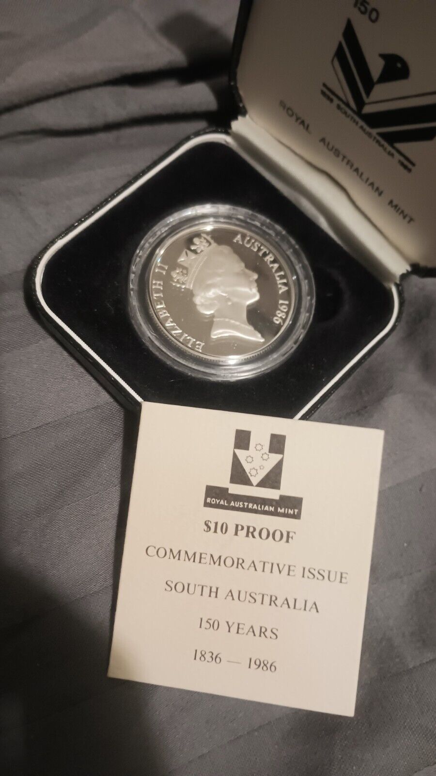 queen Elizabeth 10$ silver proof coin