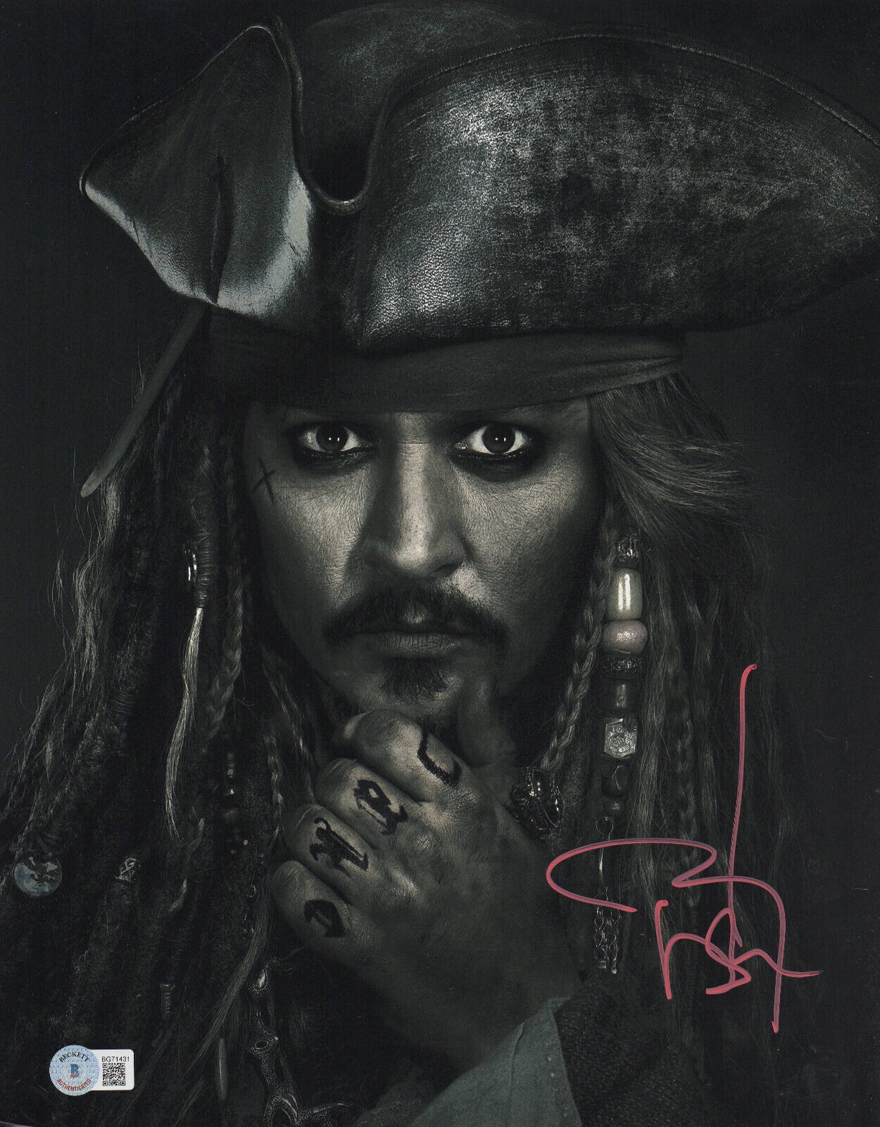 JOHNNY DEPP SIGNED \'PIRATES OF THE CARIBBEAN\' 11X14 PHOTO AUTOGRAPH BECKETT