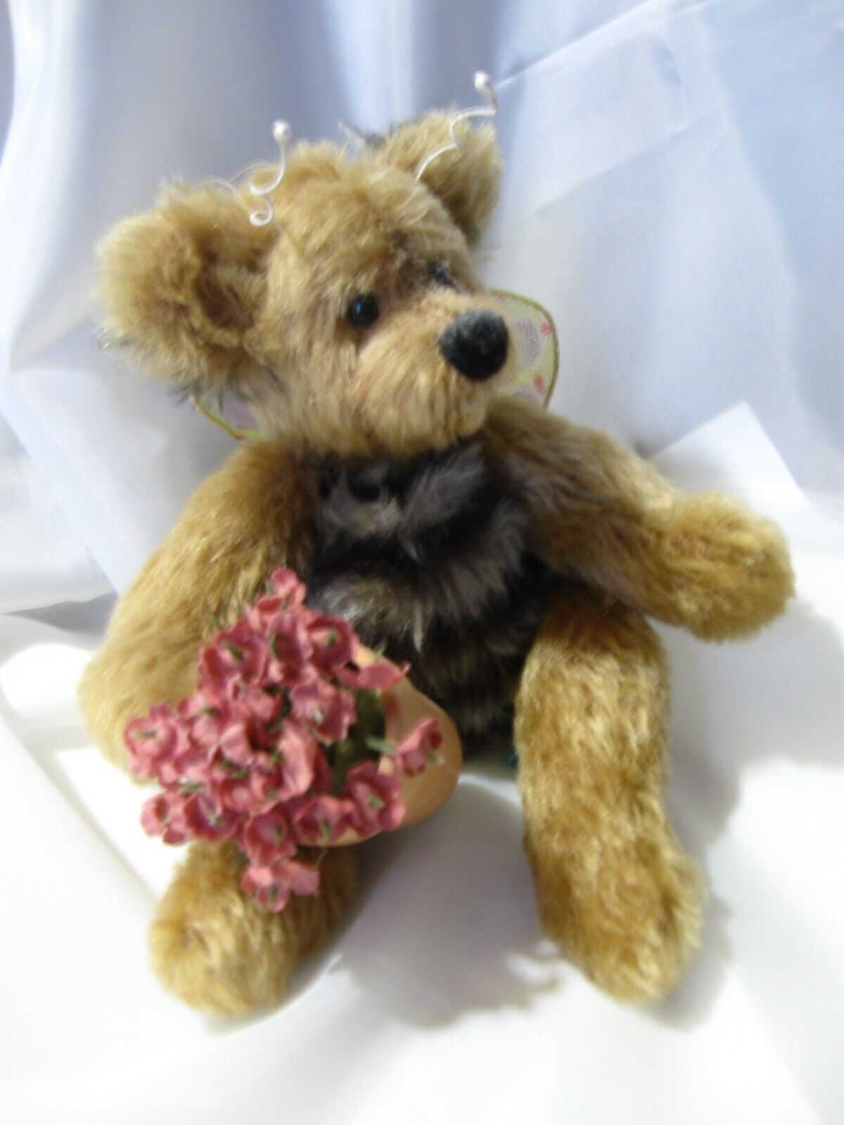 Artist made Mohair Bumble Bee Bear jointed wings bee stinger pot 9\