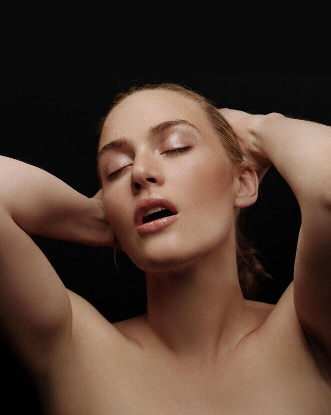 KATE WINSLET  Sexy Celebrity Exclusive 8.5 x 11 Photo  55488--