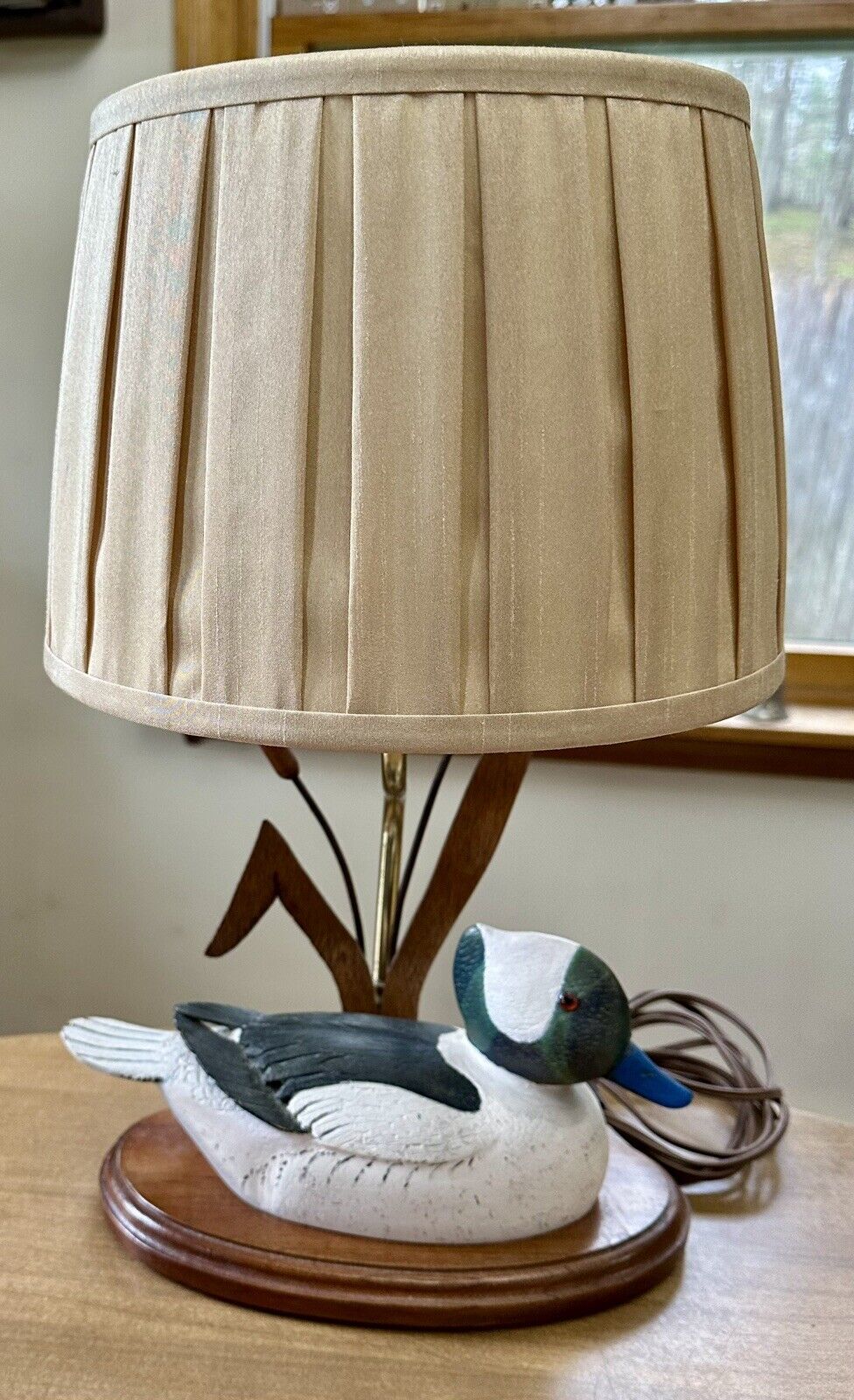 Vintage Wood Carved Bufflehead Bluebill Drake Duck Decoy Cattails Lamp & Shade