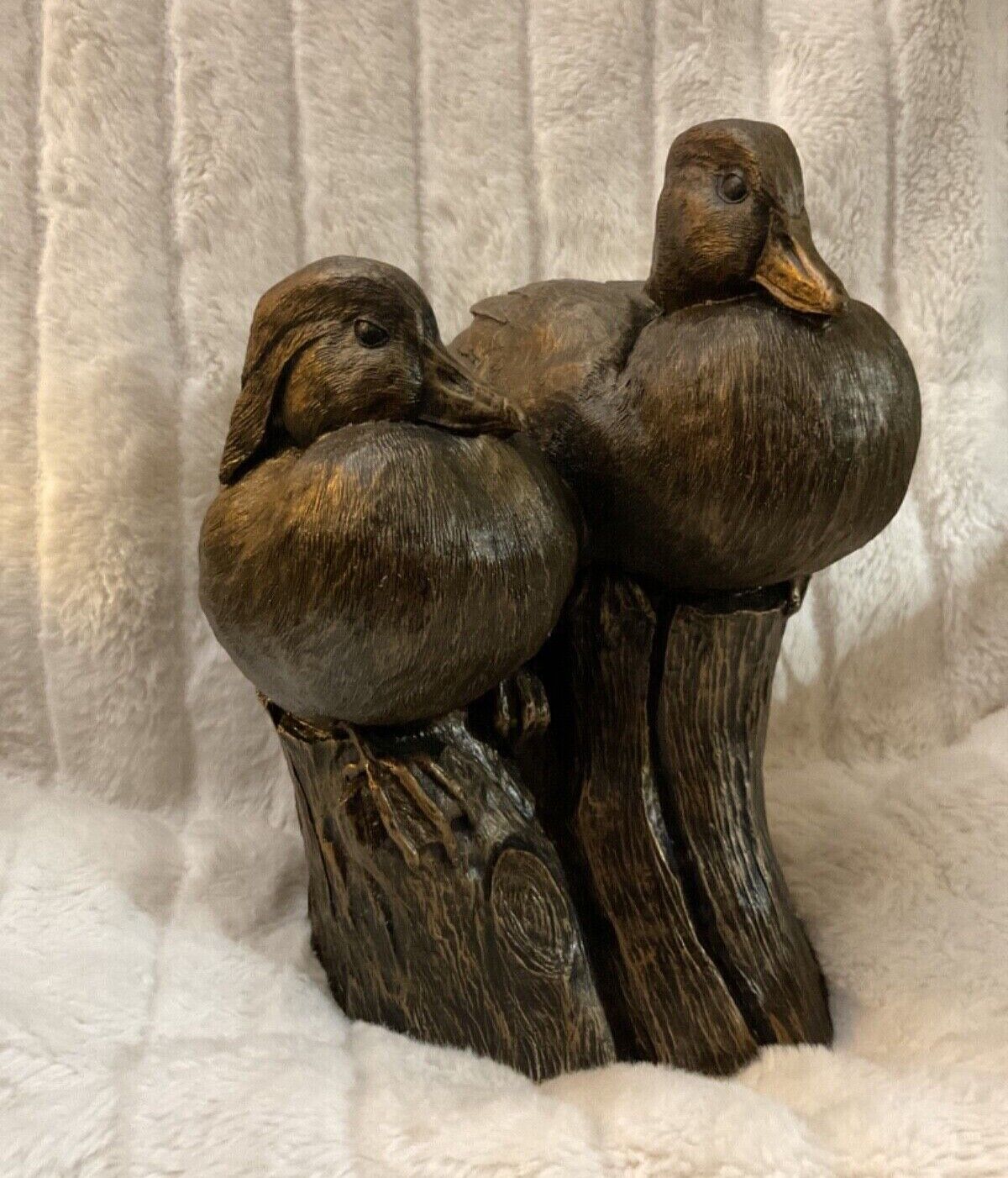 BEAUTIFUL Ducks Unlimited 2000 Nesting On Stump Sculpture