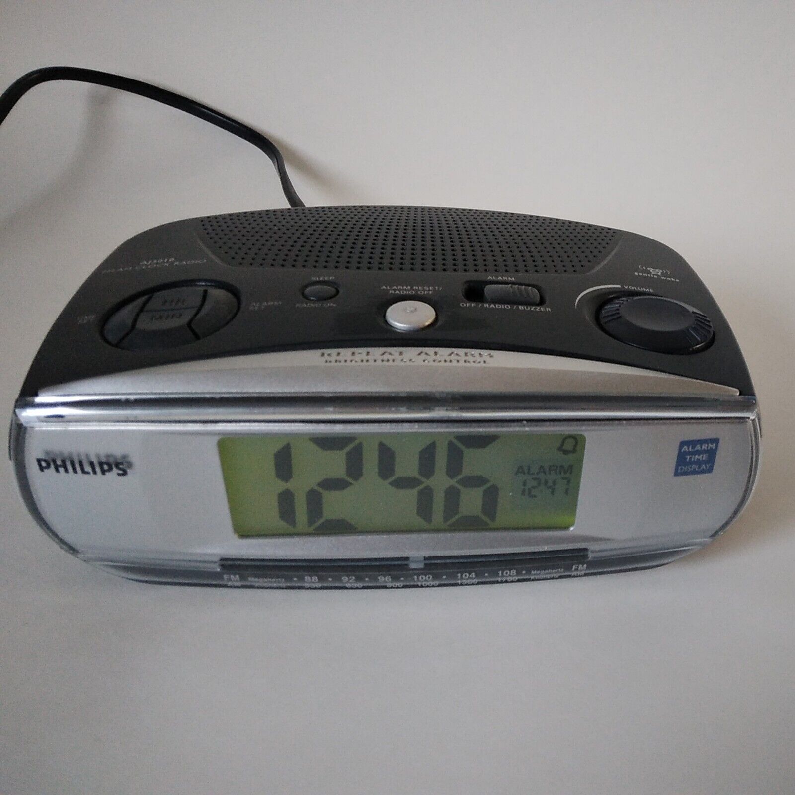Philips Model: AJ3010/17 Radio Alarm Clock-AM/FM-Corded-Blue-2000-Tested Works