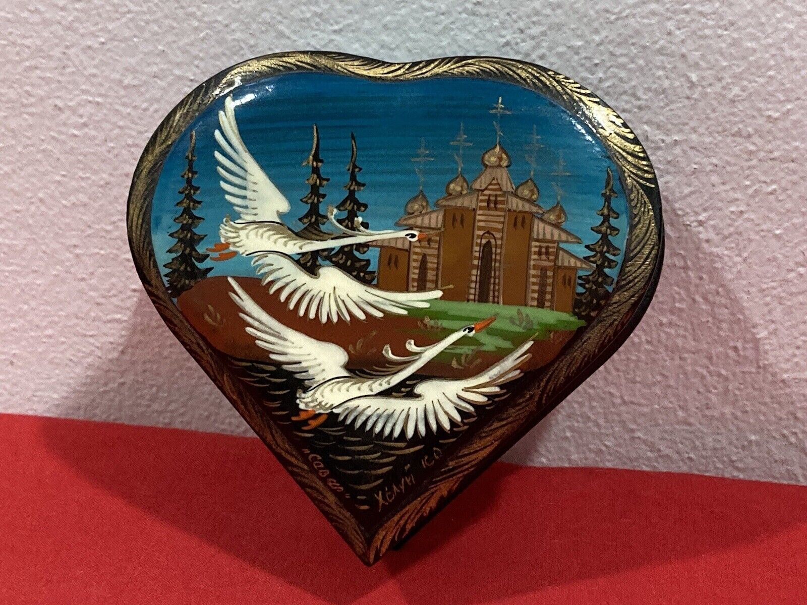 Vintage RUSSIAN LACQUER TRINKET BOX Black Wood Heart Shape Birds ARTIST SIGNED