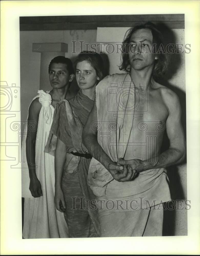 1989 Press Photo Hector Garcia, co-stars in Turner\'s All-Nite Drugstore Theater