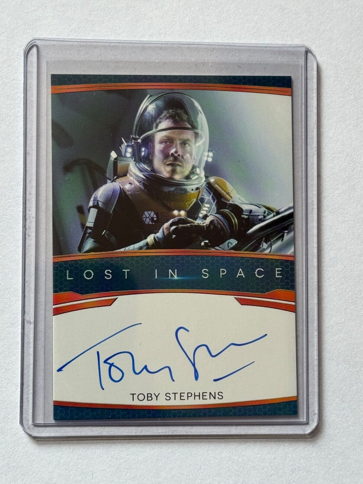 2022 Lost in Space Autograph / Signed  Toby Stephens as John Robinson
