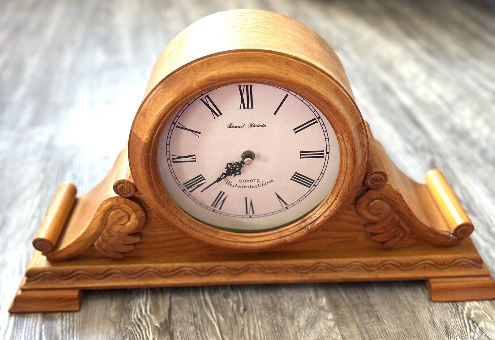 Vintage Daniel Dakota Quartz Mantle Clock Westminster Chime Japan Genuine Wood