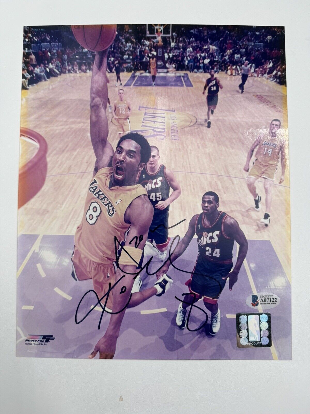 Kobe Bryant Autograph Beckett 8 By 10