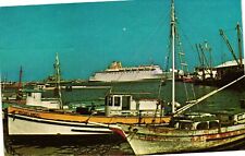 Vintage Postcard- Ships on the water 1960s picture