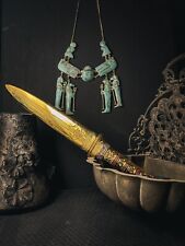 Golden Dagger of King Tutankhamun , Manifest piece replica to the one in museum picture