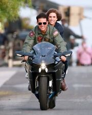 Tom Cruise Jennifer Connelly ride motorbike together Maverick 4x6 photo picture