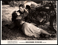 Marlon Brando + Mary Murphy in The Wild One (1960) 🎬⭐ Vintage Movie Photo K 6 picture