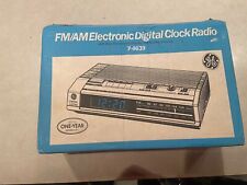 1987 GE Digital Clock Radio Open Box picture