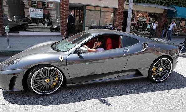 Ferrari Driving on Kim Kardashian Driving Reggie Bush   S Grey Ferrari F430   Celebrity