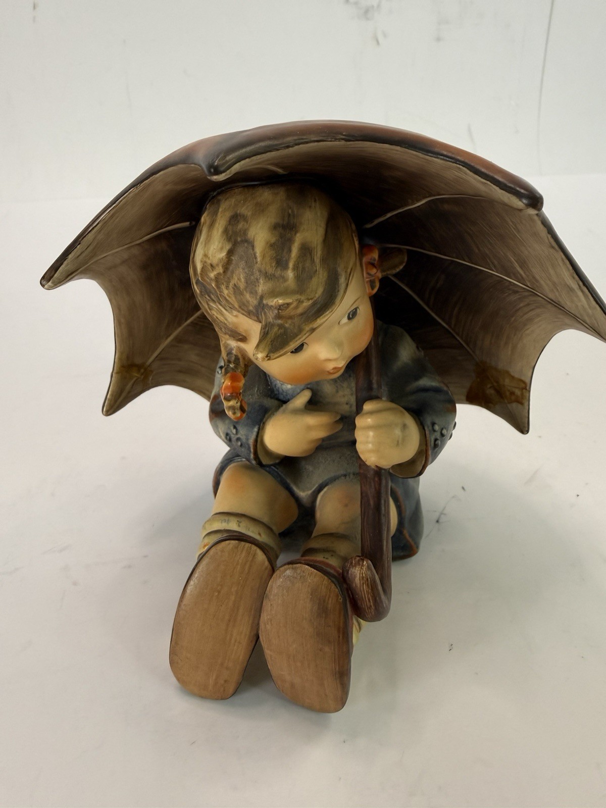 Vtg Rare Goebel Hummel Figurine "umbrella Girl" 152/0 B Tmk-5 W. Germany As-is