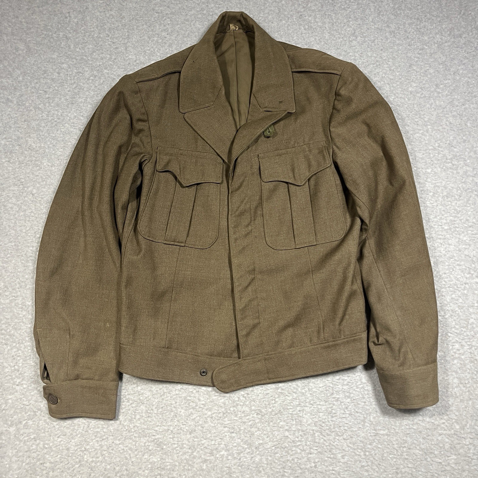 1940s WWII Eisenhower Jacket Mens 36L Long Green Wool Cropped 1945 Read Military 1940s WWII Eisenhower Jacket Mens 36L Long Green Wool Cropped 1945 Read Military
