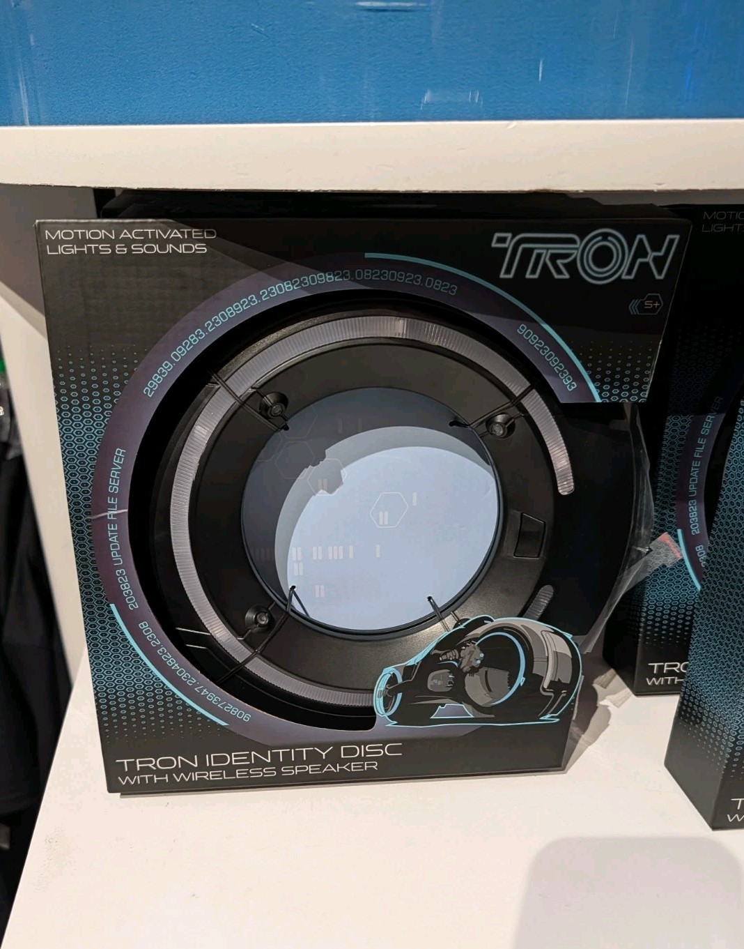 NEWđź’ĄDisney Parks Tron Identity Disc Light Up Collectible NEWđź’ĄDisney Parks Tron Identity Disc Light Up Collectible