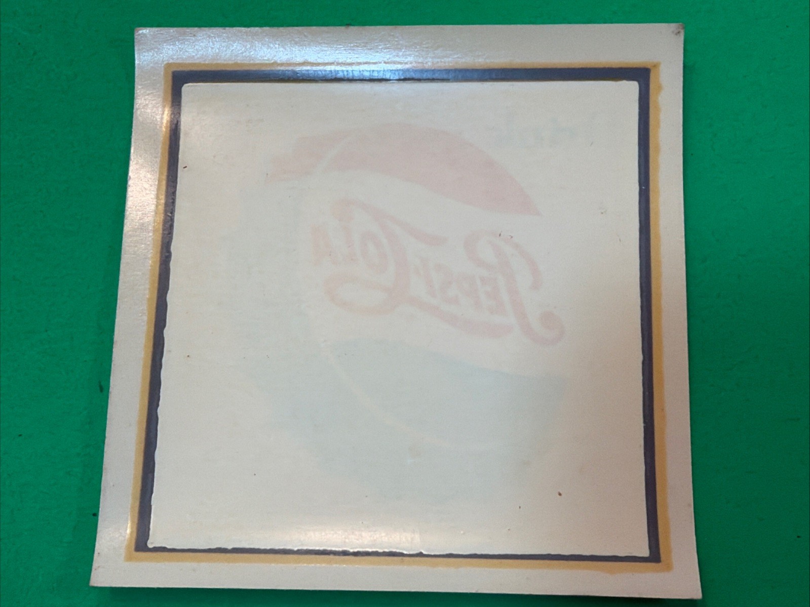 c 1950 PEPSI COLA BOTTLE CAP WATER TRANSFER DECAL Palm, Fechteler 2 1/2" vtg c 1950 PEPSI COLA BOTTLE CAP WATER TRANSFER DECAL Palm, Fechteler 2 1/2" vtg