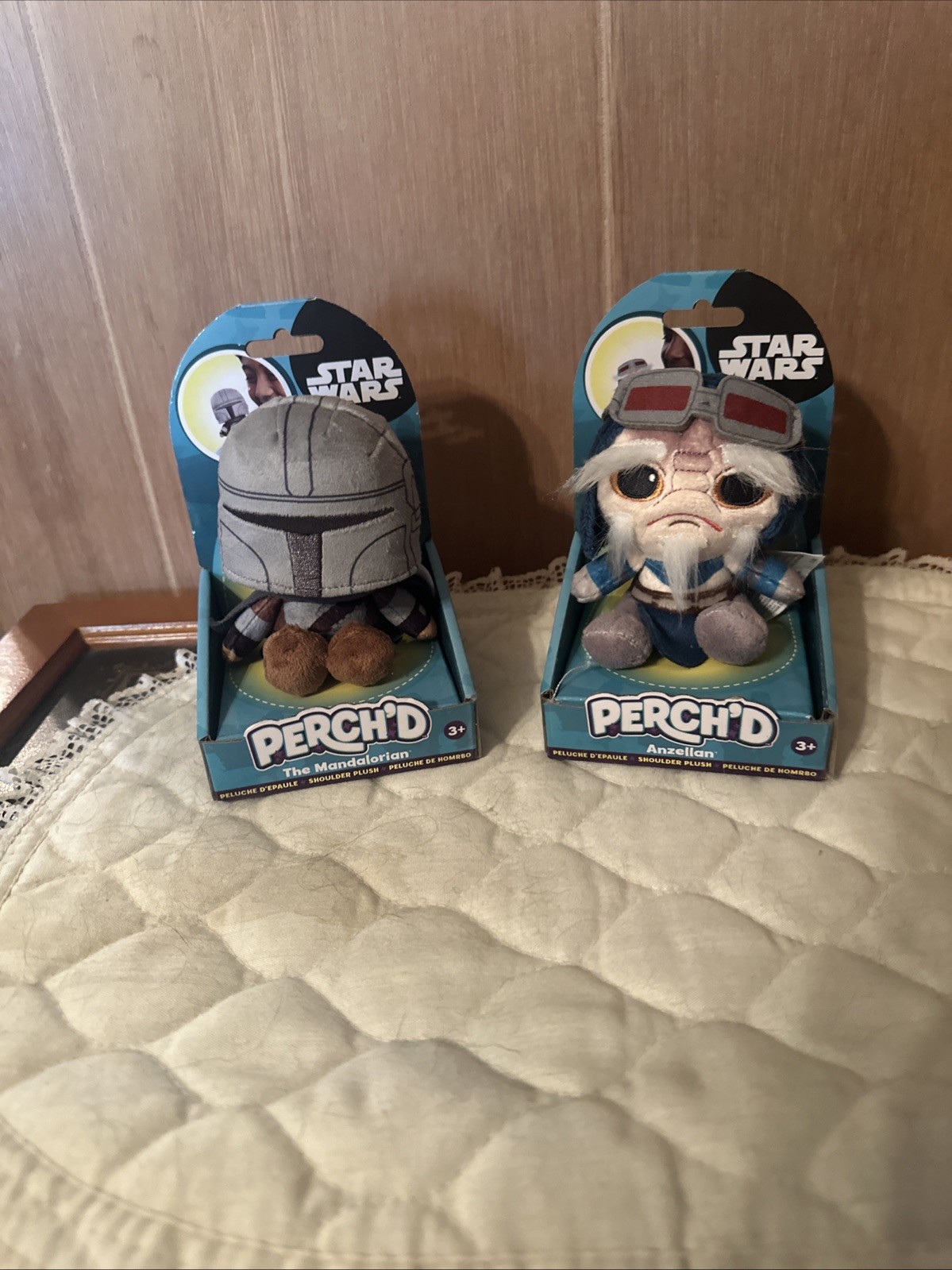 Star Wars Perch'd Shoulder Plush figures Mandalorian and an Anzellan New In Box