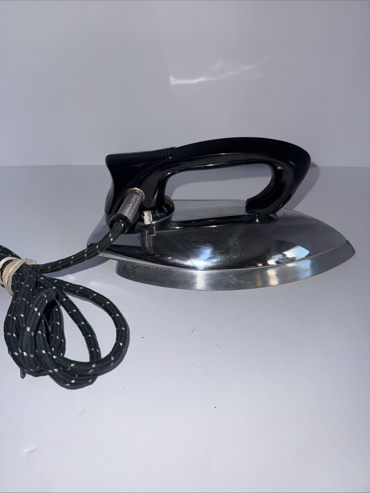 Vintage Landers Frary & Clark Iron Model 1229 USA Vintage Works Tested Vintage Landers Frary & Clark Iron Model 1229 USA Vintage Works Tested