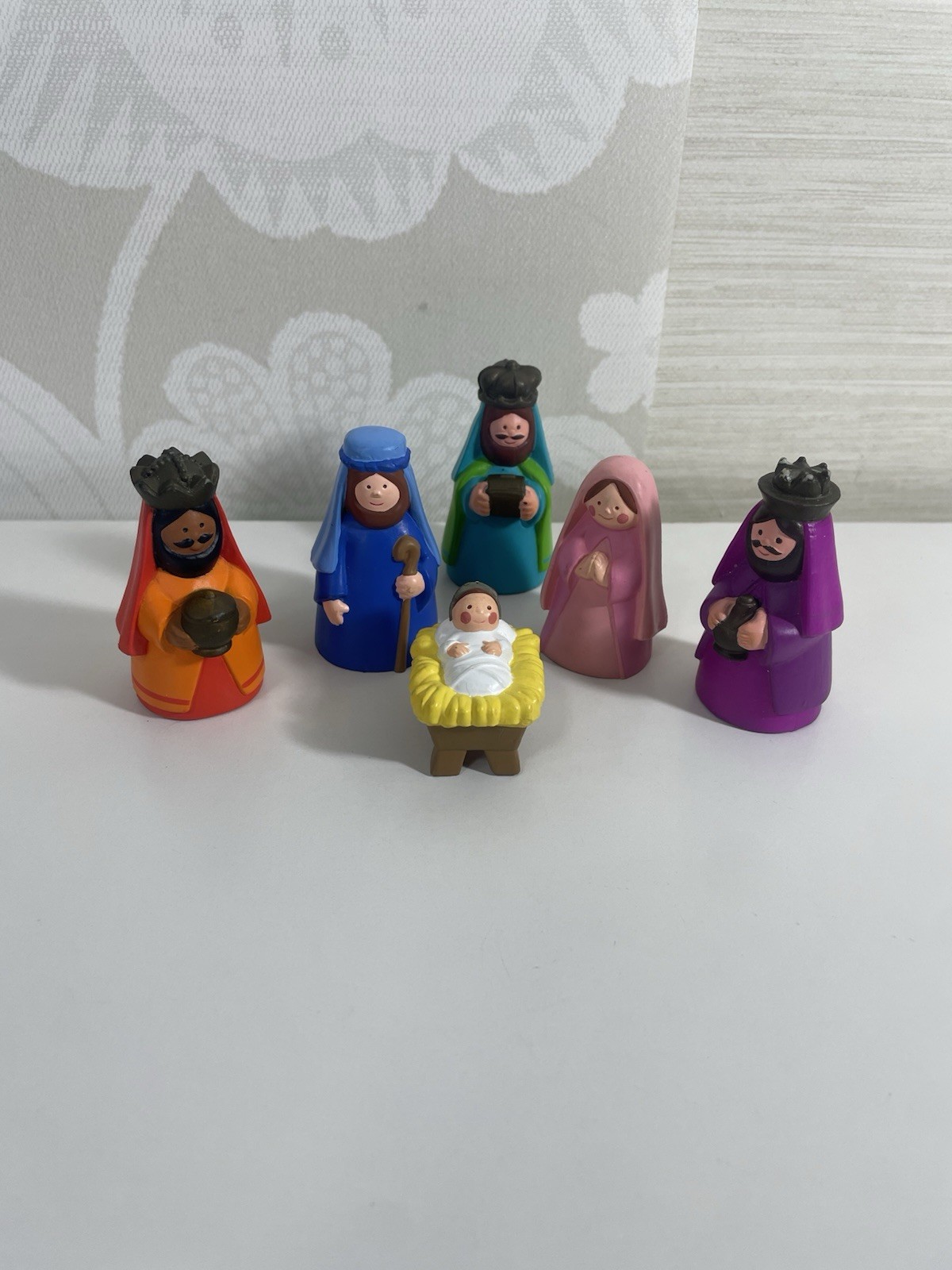 Vintage 1993 Avon My First Christmas Mini Nativity Set 6 Pc VTG Holy Family Vintage 1993 Avon My First Christmas Mini Nativity Set 6 Pc VTG Holy Family