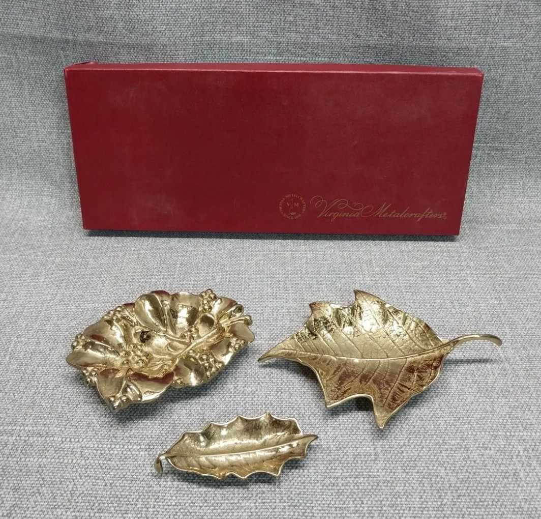 Vintage Virginia Metalcrafters Brass Christmas Sampler Leaf Dish Set Boxed 3 Vintage Virginia Metalcrafters Brass Christmas Sampler Leaf Dish Set Boxed 3
