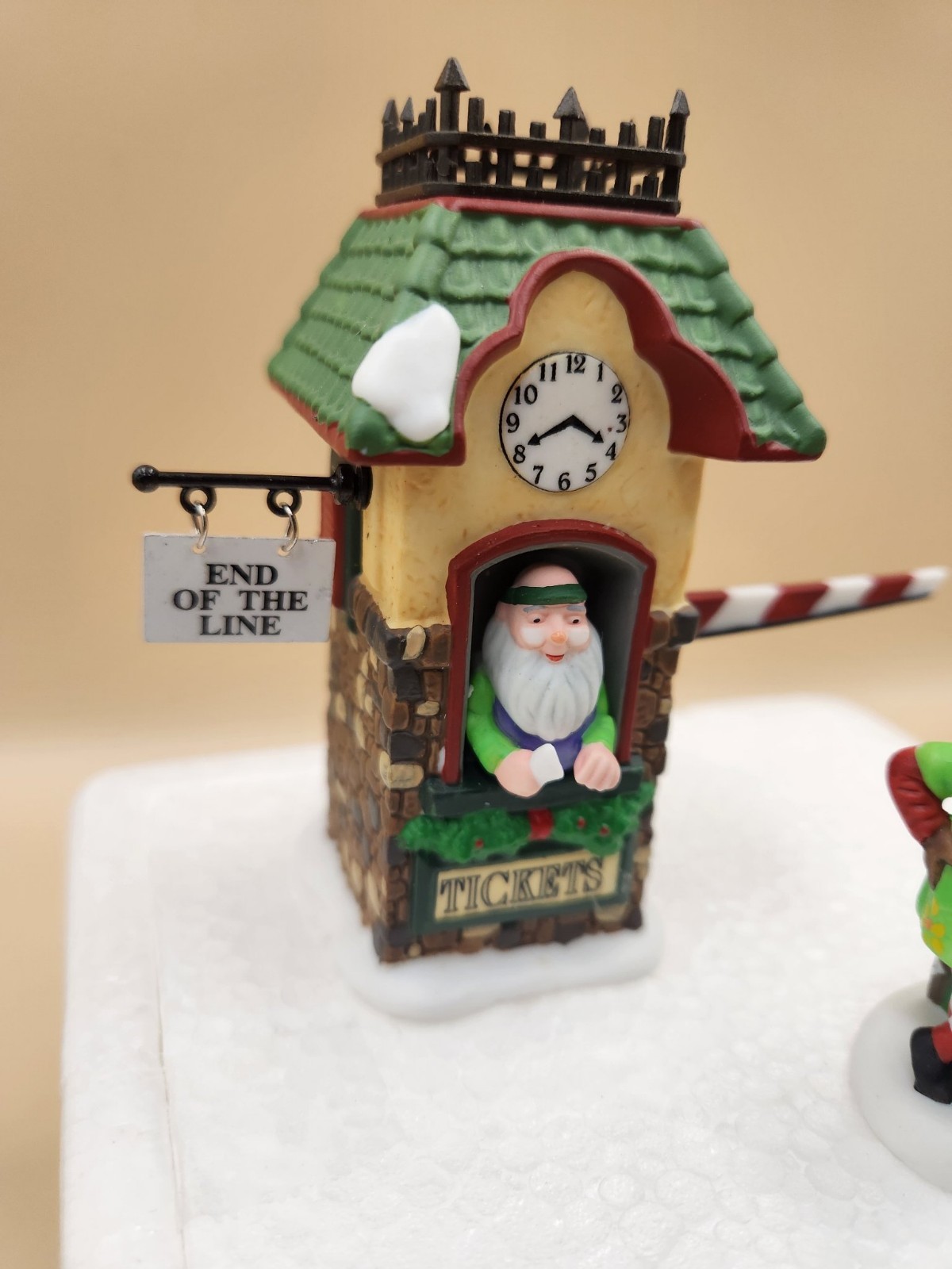 Dept 56 End of the Line North Pole Series 56370 Ticket Booth Figurine Dept 56 End of the Line North Pole Series 56370 Ticket Booth Figurine