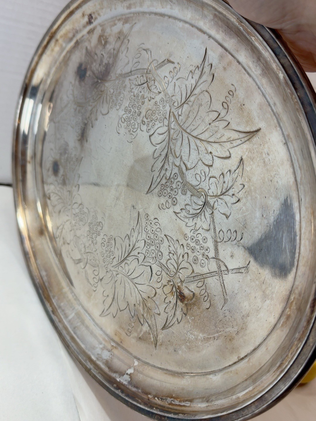 đ„Vintage Oval Silver Tone Floral Etched Engraved Metal Serving Tray 1 Pc Tray đ„Vintage Oval Silver Tone Floral Etched Engraved Metal Serving Tray 1 Pc Tray