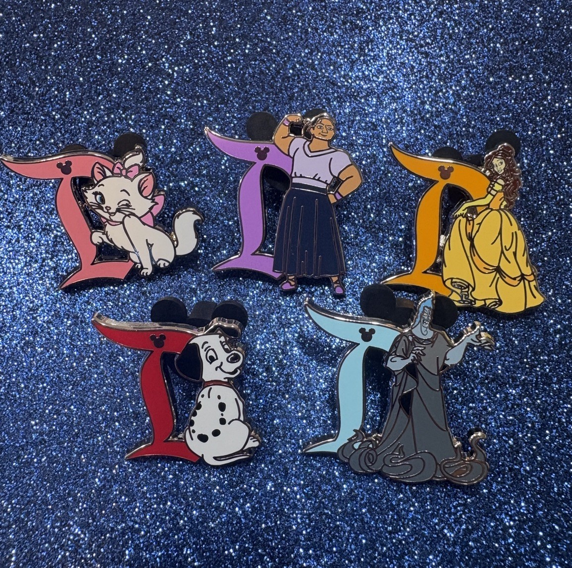 Disneyland Hidden Disney Mickey 2024 D Pin Set of 5 no chaser Disneyland Hidden Disney Mickey 2024 D Pin Set of 5 no chaser