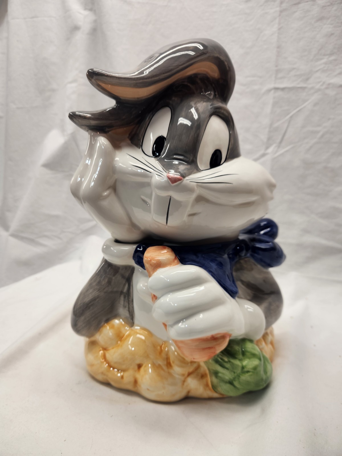 1993 Warner Brothers Inc. Bugs Bunny Talking Cookie Jar Very Nice Condition 1993 Warner Brothers Inc. Bugs Bunny Talking Cookie Jar Very Nice Condition