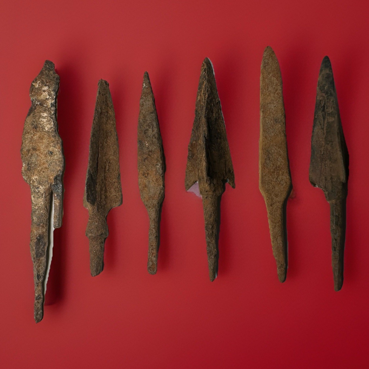 Ancient Roman Or Sassanian Arrowheads 400-600ad Lot Of Six Ancient Roman Or Sassanian Arrowheads 400-600ad Lot Of Six