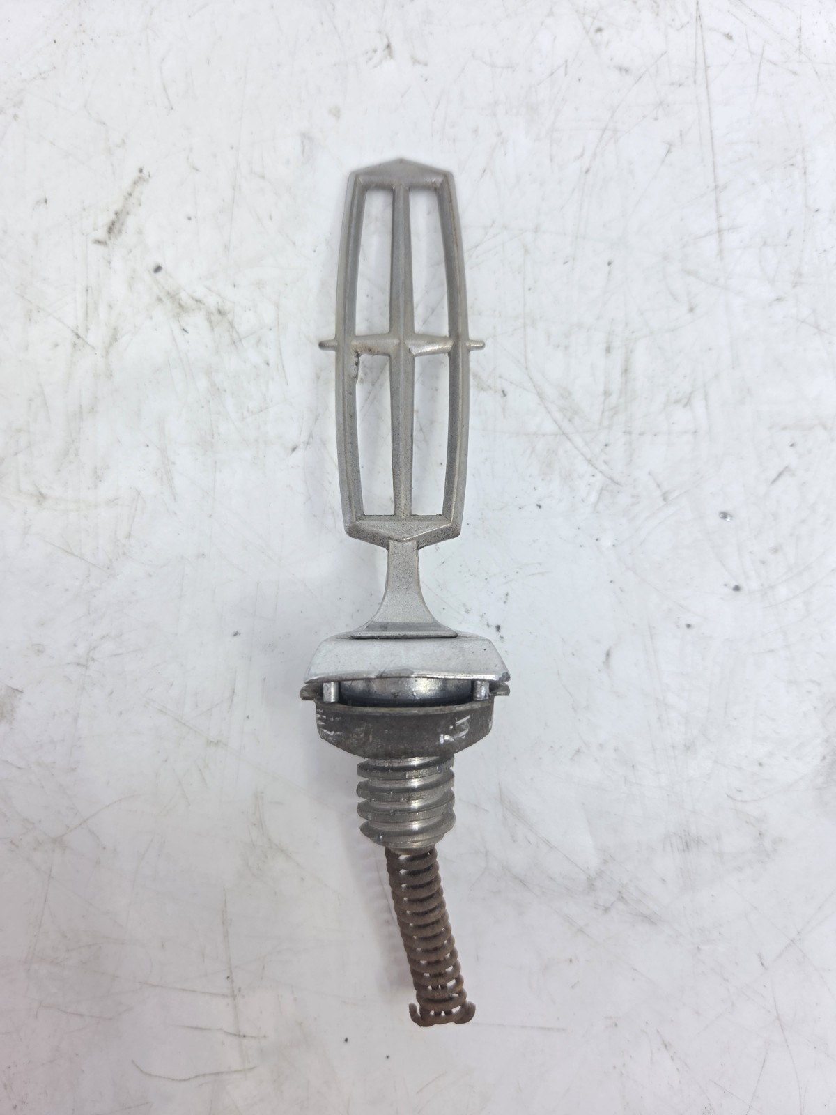 OEM 1988-1989 Lincoln Town Car Hood Ornament E8VB-8C080-AA OEM 1988-1989 Lincoln Town Car Hood Ornament E8VB-8C080-AA