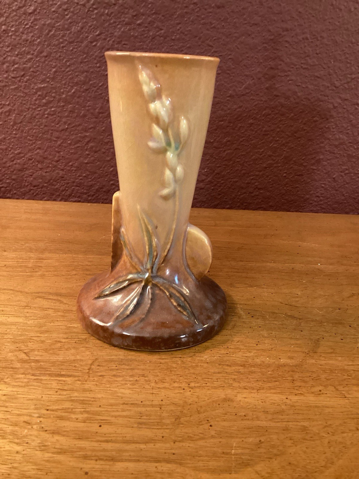 1940’s Roseville Wincraft Tan Bud Vase W/Lupine Design #281-6” Factory Code M 1940’s Roseville Wincraft Tan Bud Vase W/Lupine Design #281-6” Factory Code M