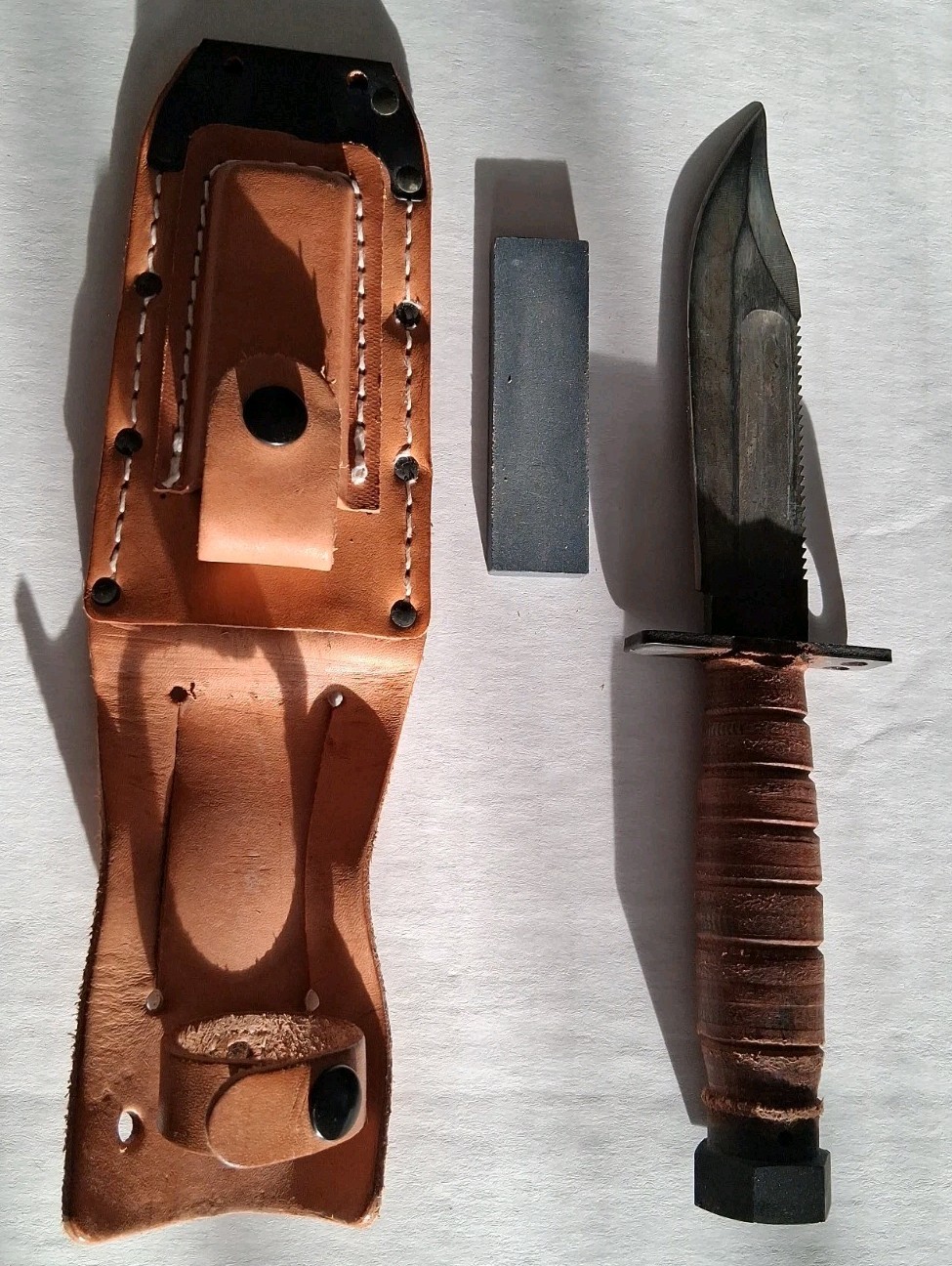 Jet-Pilot-Survival-Knife-Camillus-NY-USA-**No-Pommel-Date**-Scabbard-w/Stone Jet-Pilot-Survival-Knife-Camillus-NY-USA-**No-Pommel-Date**-Scabbard-w/Stone
